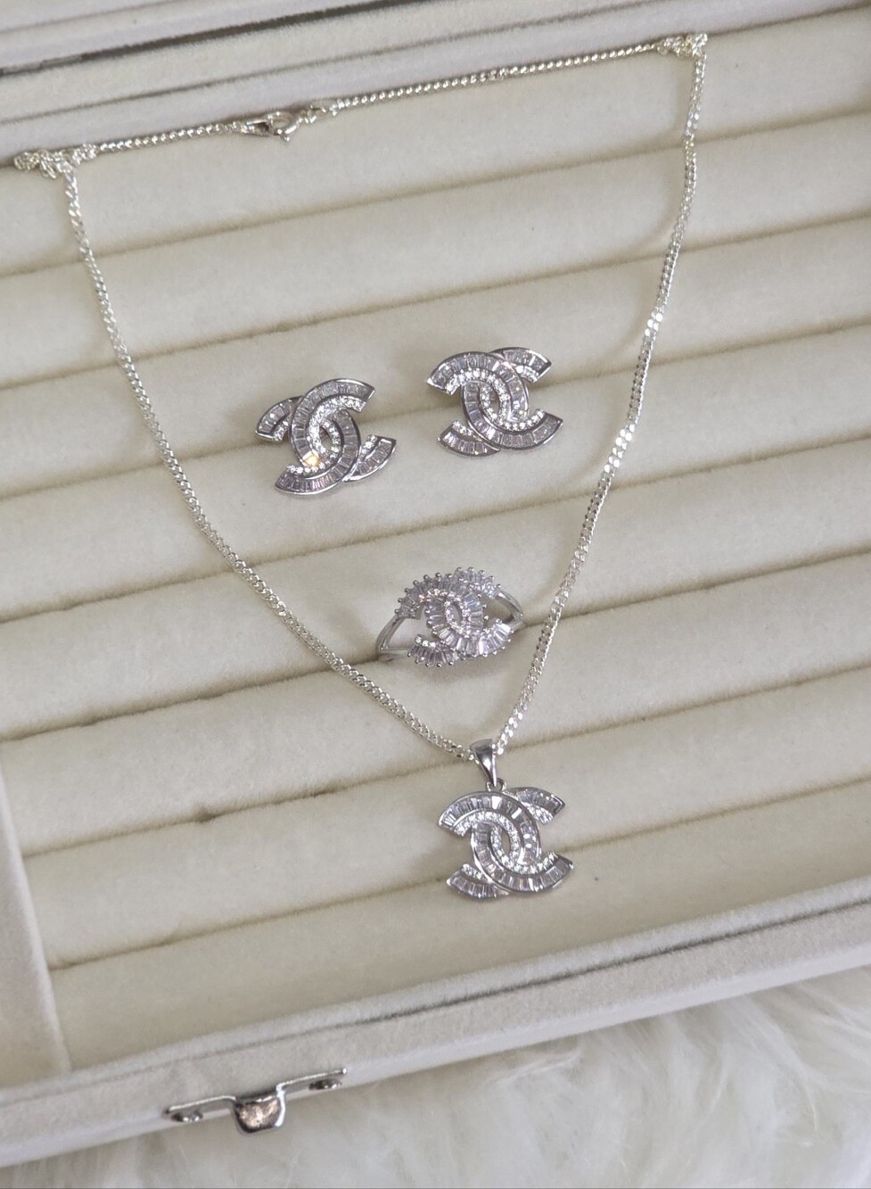 Sterling Silver Pendant Necklace, Earrings & Ring Size 9